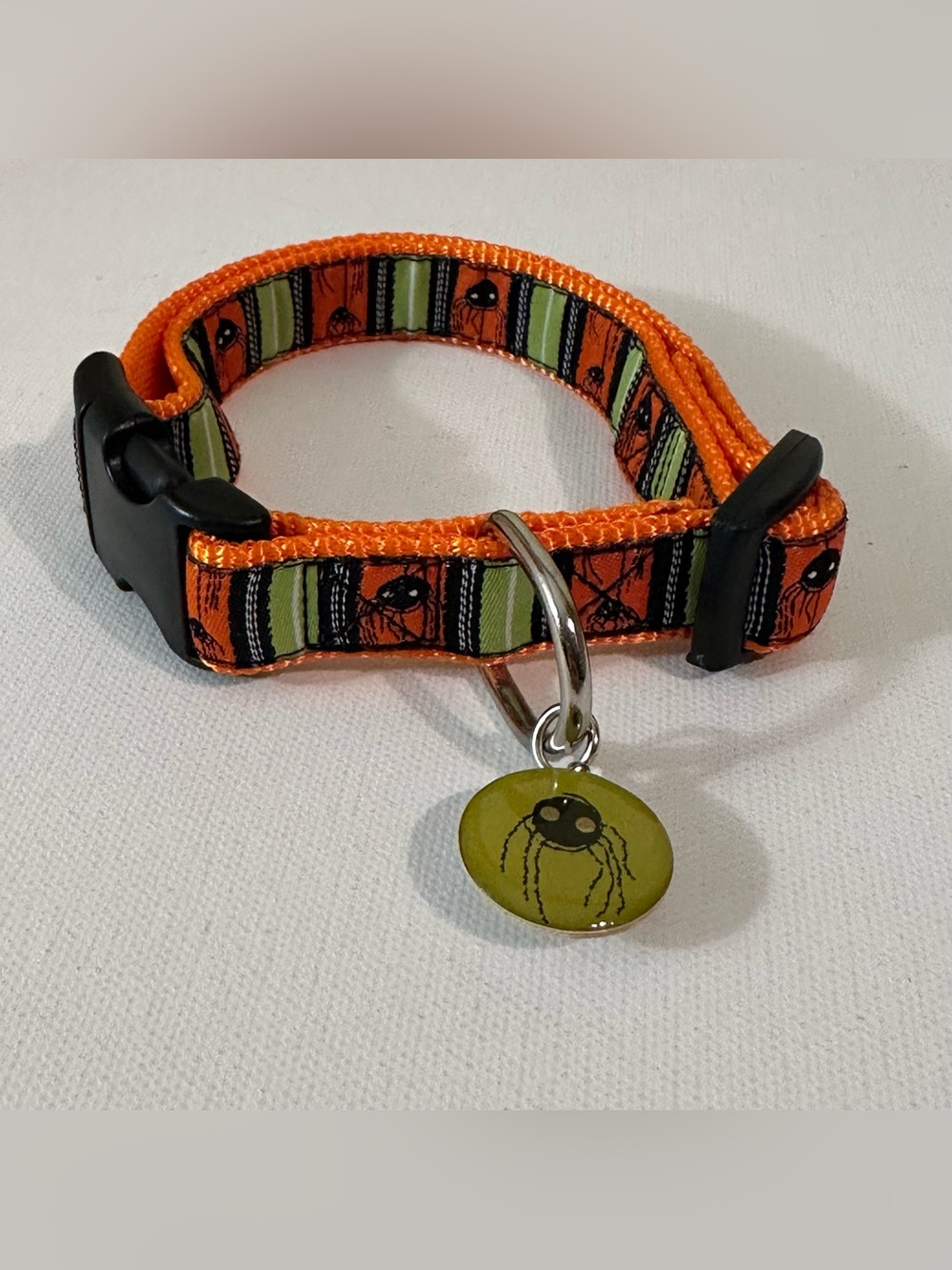 HALLOWEEN SPIDER LIGHT UP COLLAR